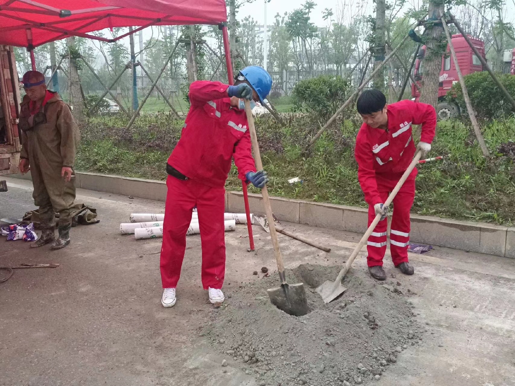 涪城管道疏通哪家好】及时进行市政管道清淤