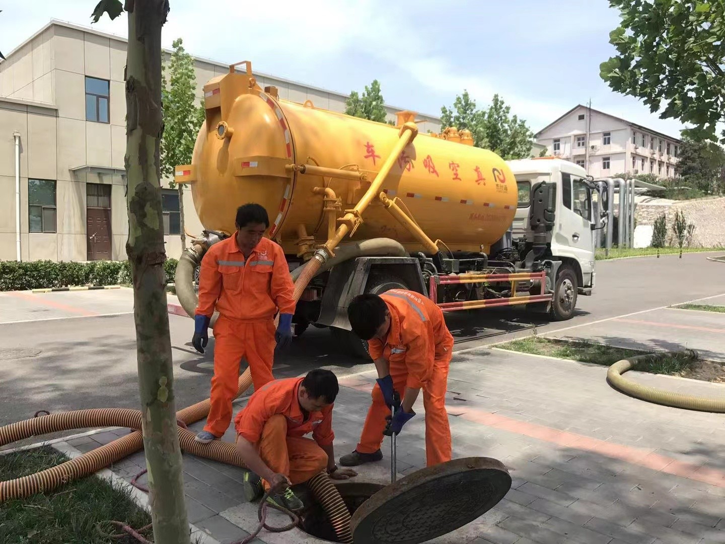 涪城化粪池清理与5-8吨吸粪车施工效率分析